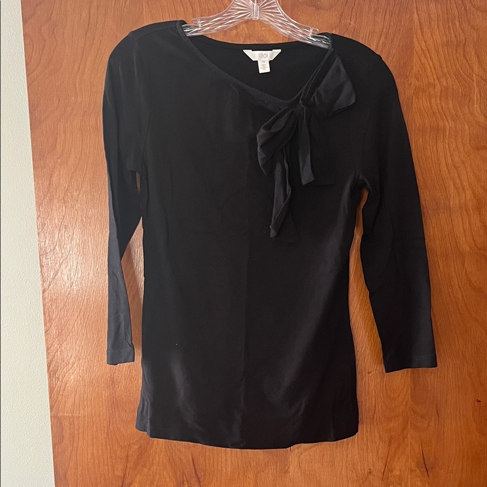 1901 Black Top with Bow Accent